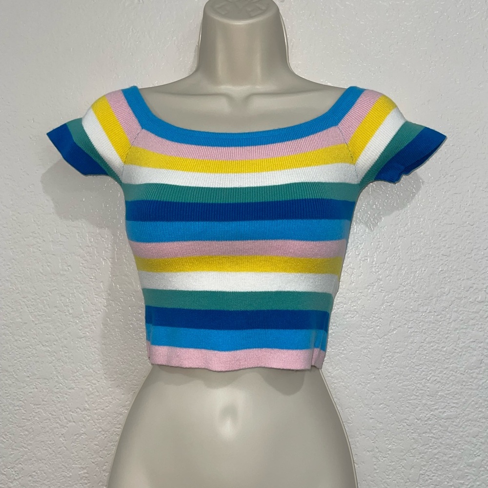 LIKE NEW FOREVER 21 CROPPED TOP